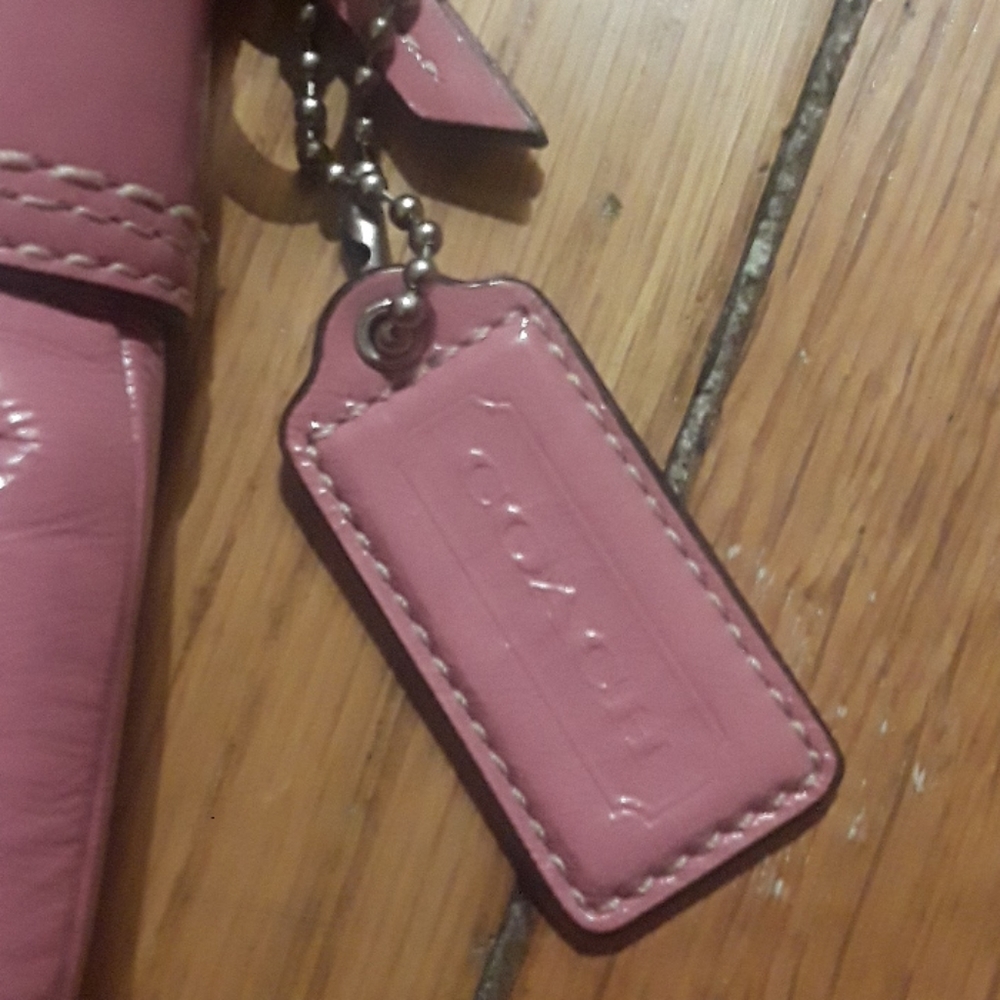 Patent leather Coach purse - Picture 2 of 4